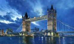 AN EVENING IN LONDON