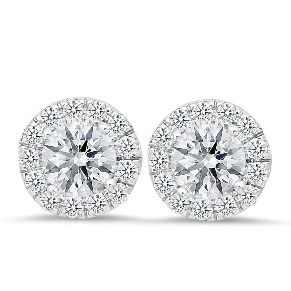 18K white gold stud earrings with 0.42 CT and 2.00 CT diamonds